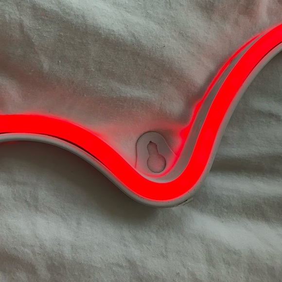 Neon Sign - Red Love Heart - Picture 3 of 7